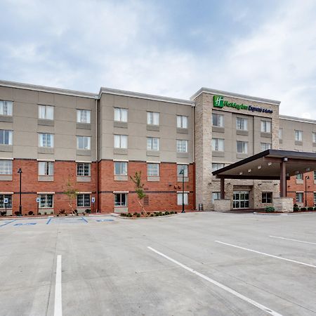 Holiday Inn Express & Suites Manhattan By Ihg Екстер'єр фото