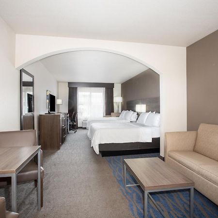 Holiday Inn Express & Suites Manhattan By Ihg Екстер'єр фото