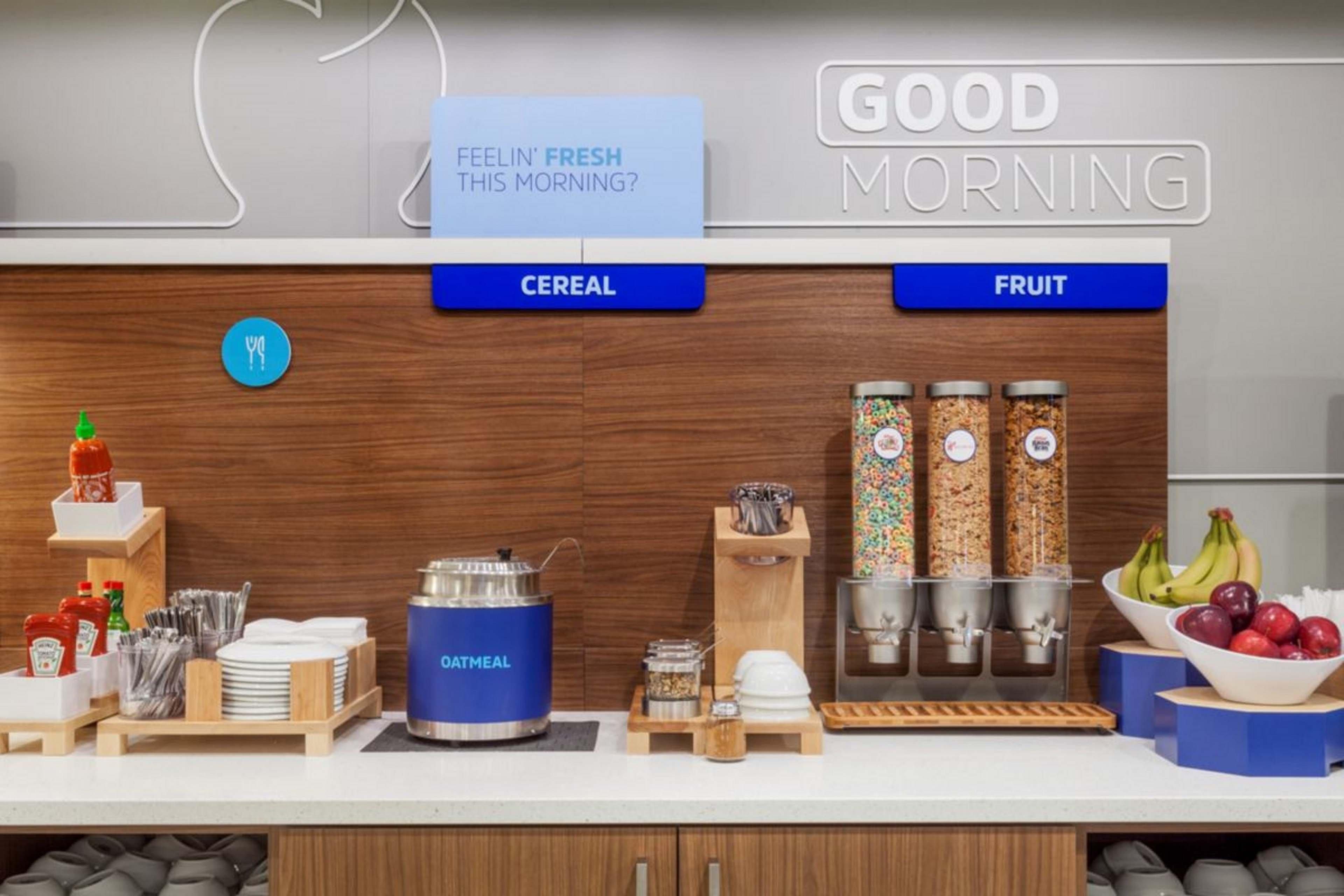 Holiday Inn Express & Suites Manhattan By Ihg Екстер'єр фото