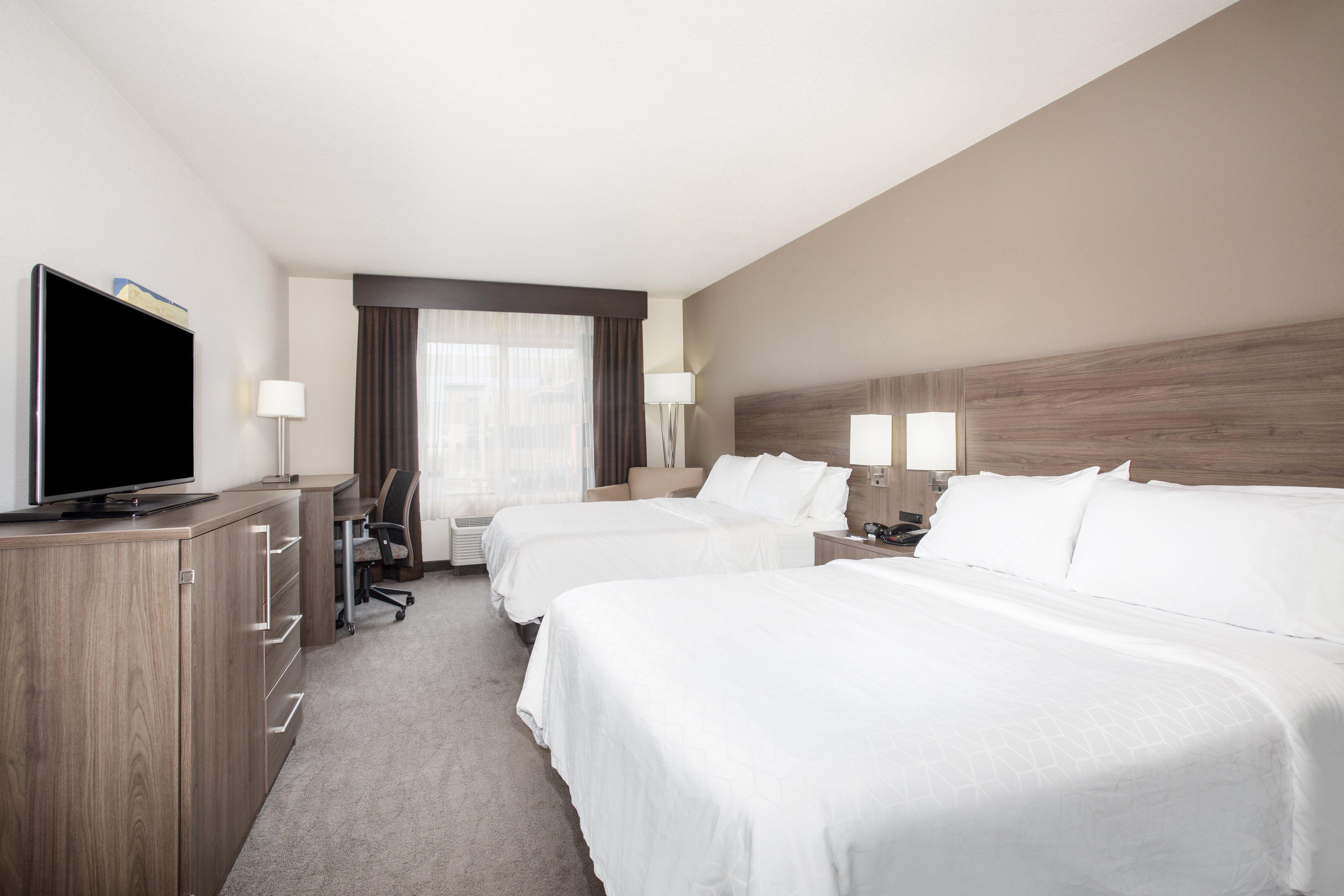 Holiday Inn Express & Suites Manhattan By Ihg Екстер'єр фото