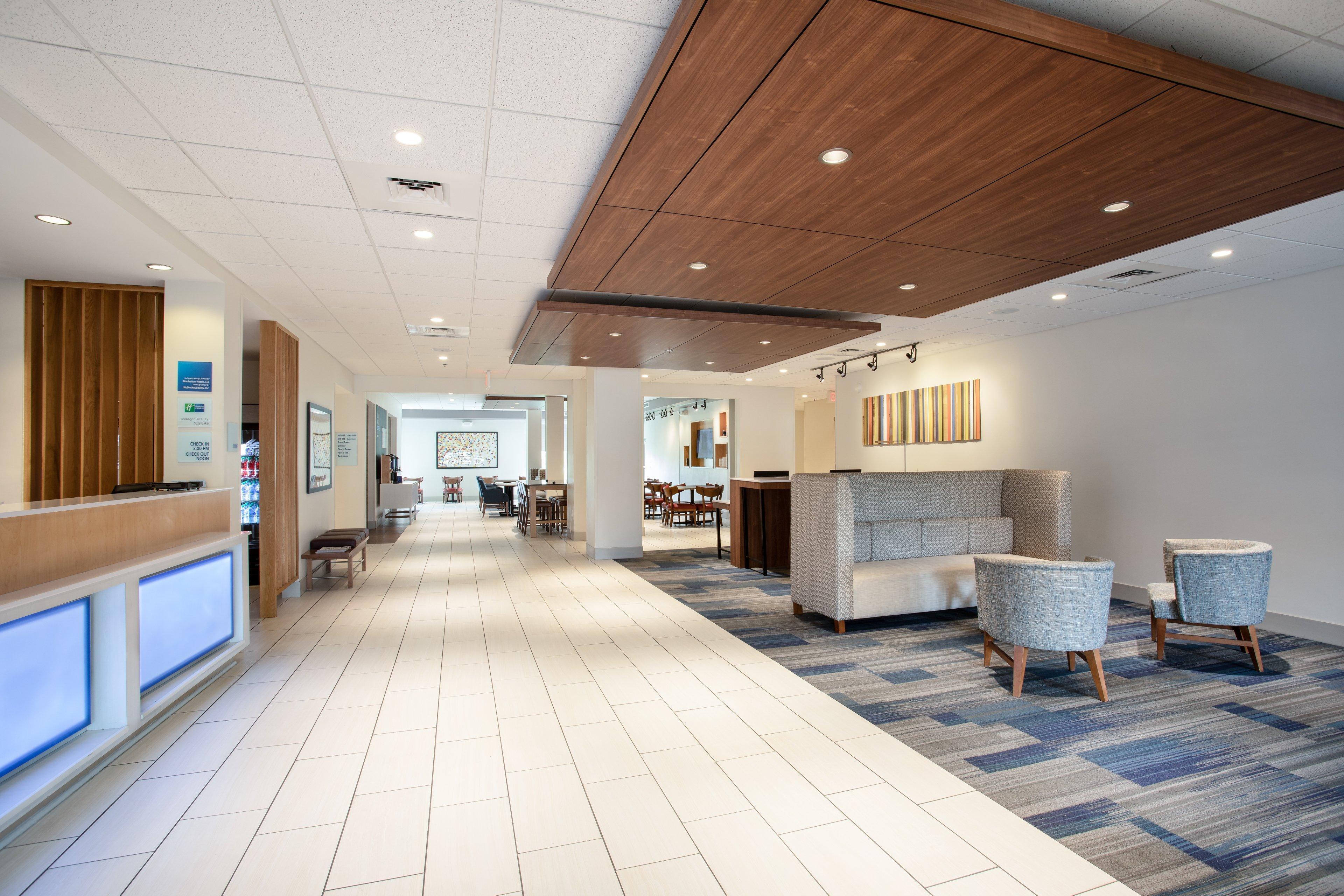 Holiday Inn Express & Suites Manhattan By Ihg Екстер'єр фото