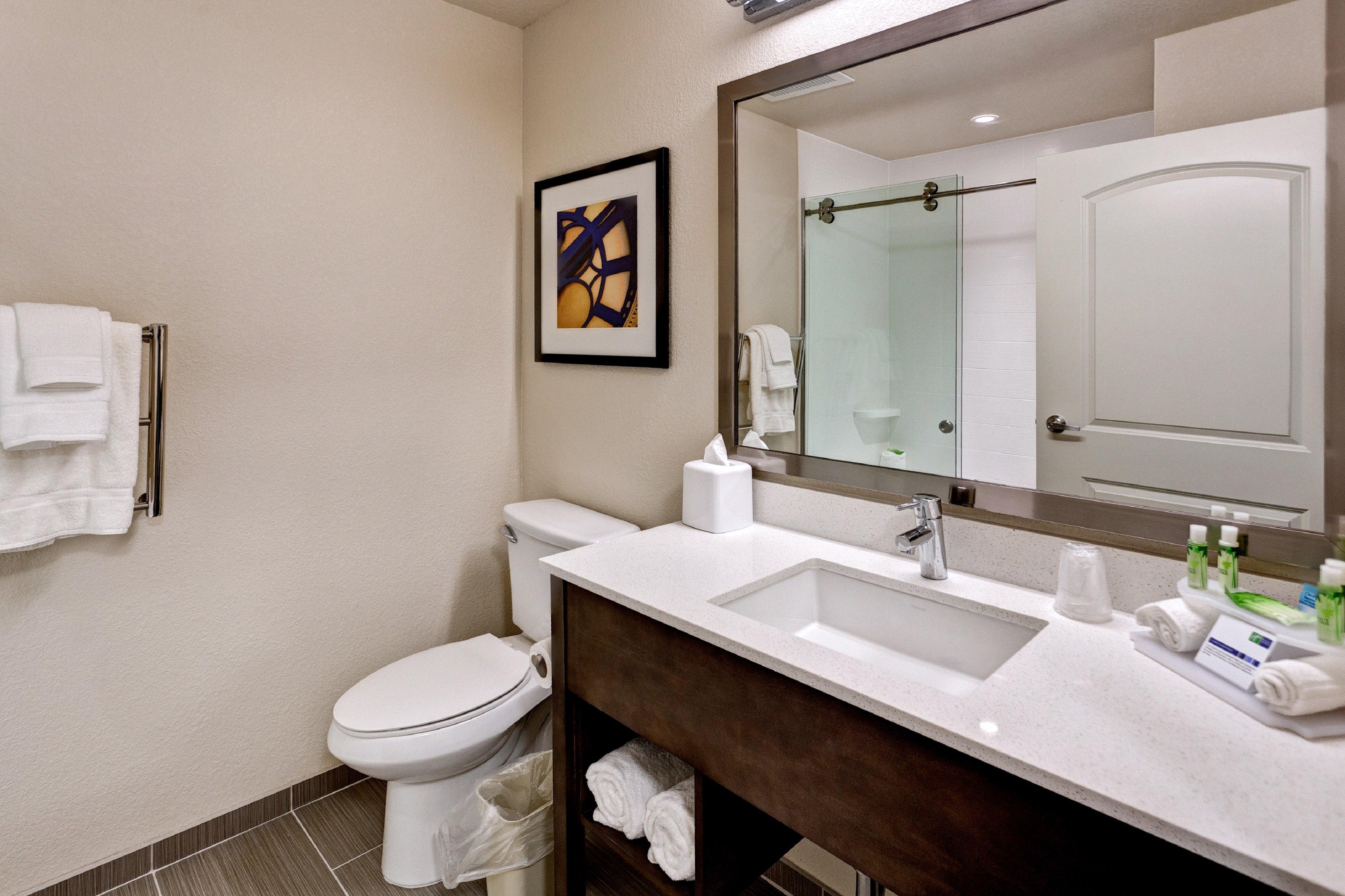 Holiday Inn Express & Suites Manhattan By Ihg Екстер'єр фото