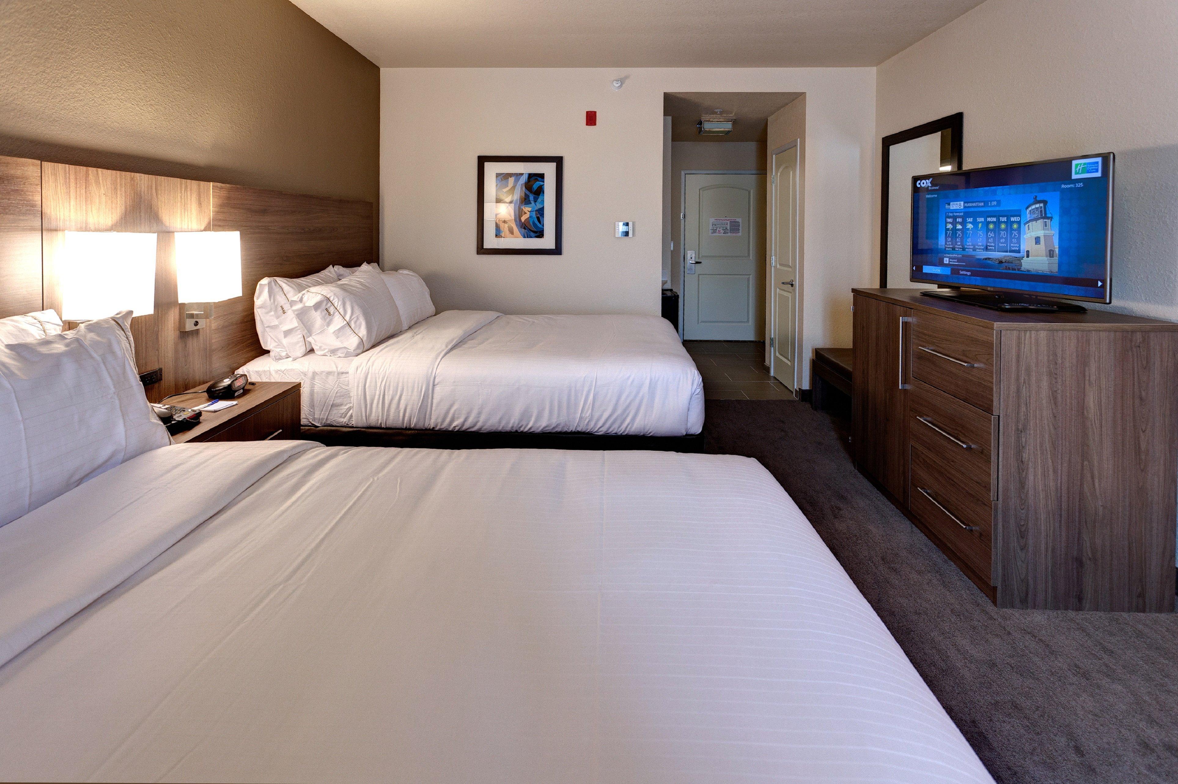 Holiday Inn Express & Suites Manhattan By Ihg Екстер'єр фото